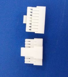 Chine Fil de logement de 8 bornes pour embarquer le connecteur, connecteur blanc de carte électronique de couleur usine